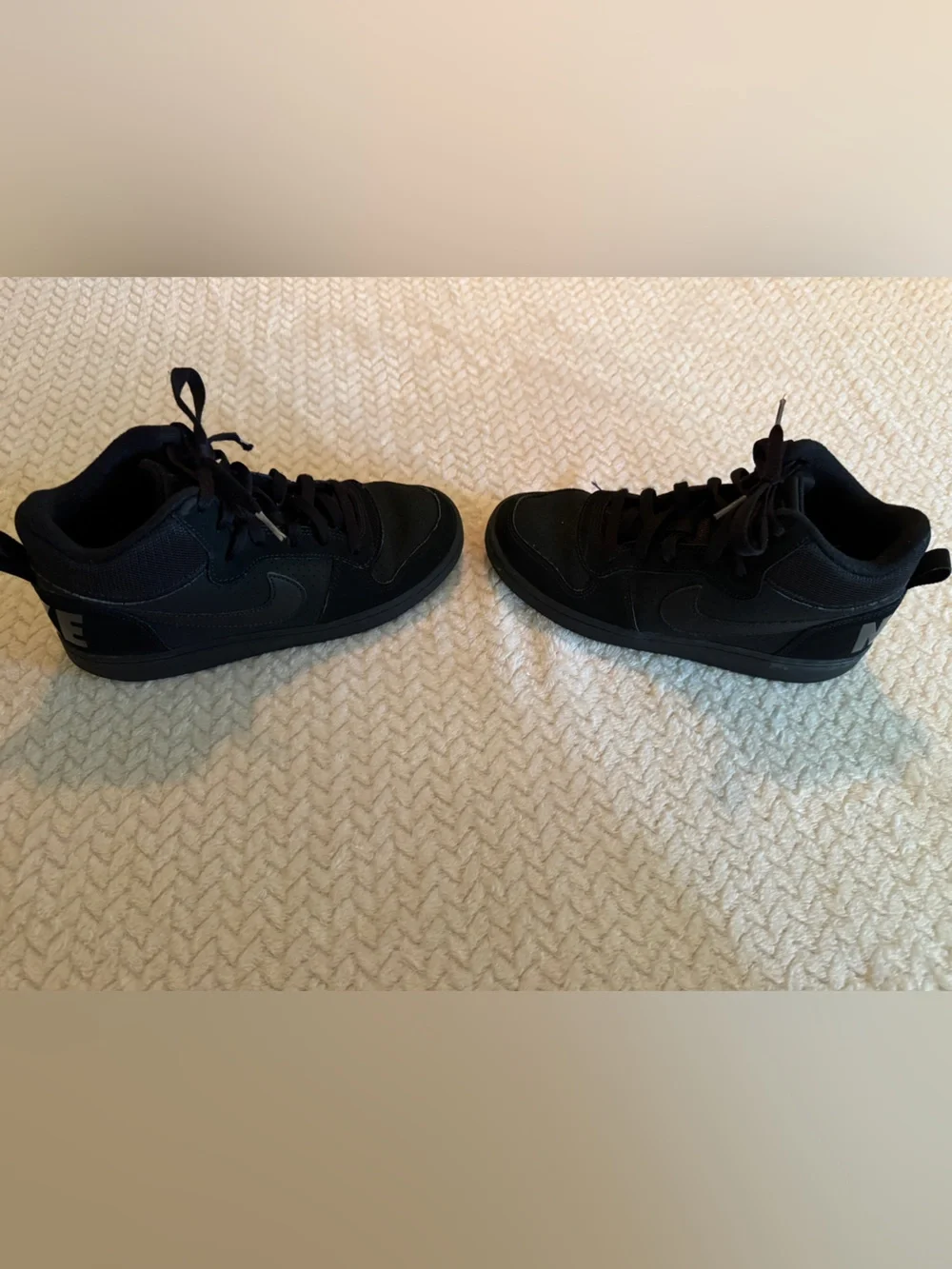 Nike Court Borough Mid sneakers Black Size 6Y
